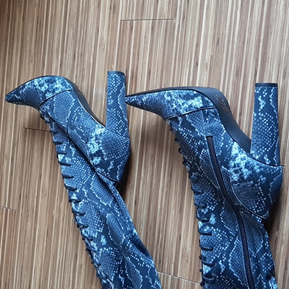 Asos size 9 thigh high boots - Picture 2 of 2